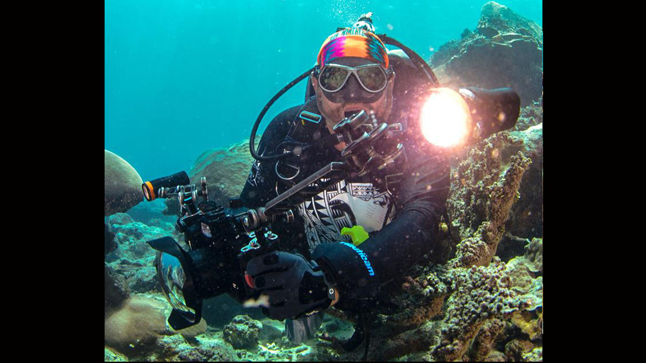 OrcaTorch 水下攝影手電筒