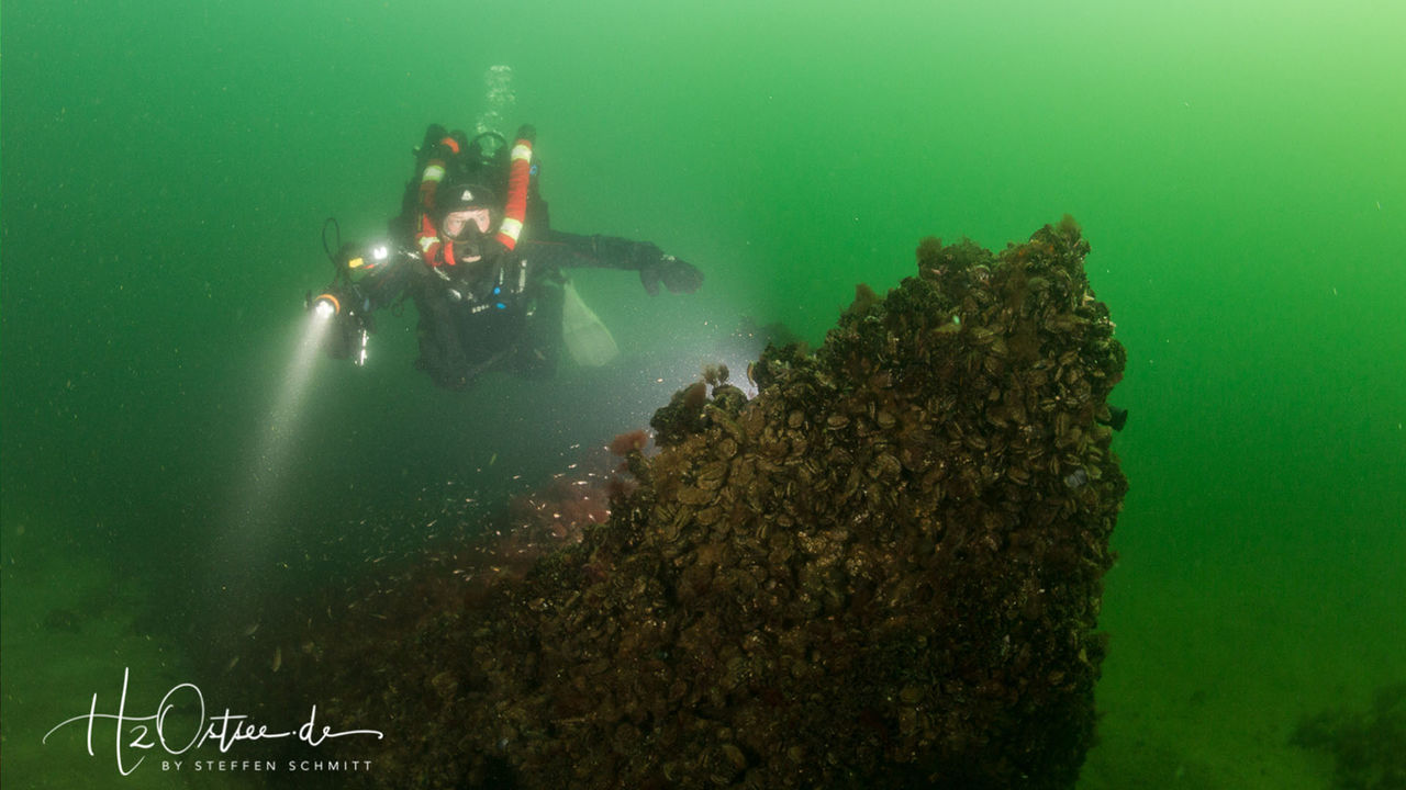 洞穴潛（qián）水照明，水下探（tàn）險燈，分體式潛水電筒 OrcaTorch D630