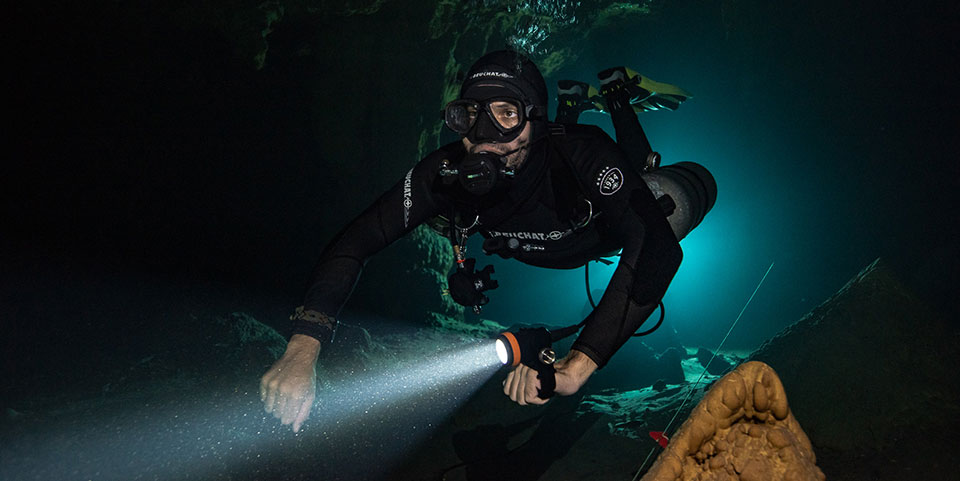 Orcatorch虎(hǔ)鯨(jīng)手電筒,潛(qián)水手電筒配(pèi)件性能分(fèn)析 Orcatorch草莓视频官网手電筒,潛水手電筒配件性能分析