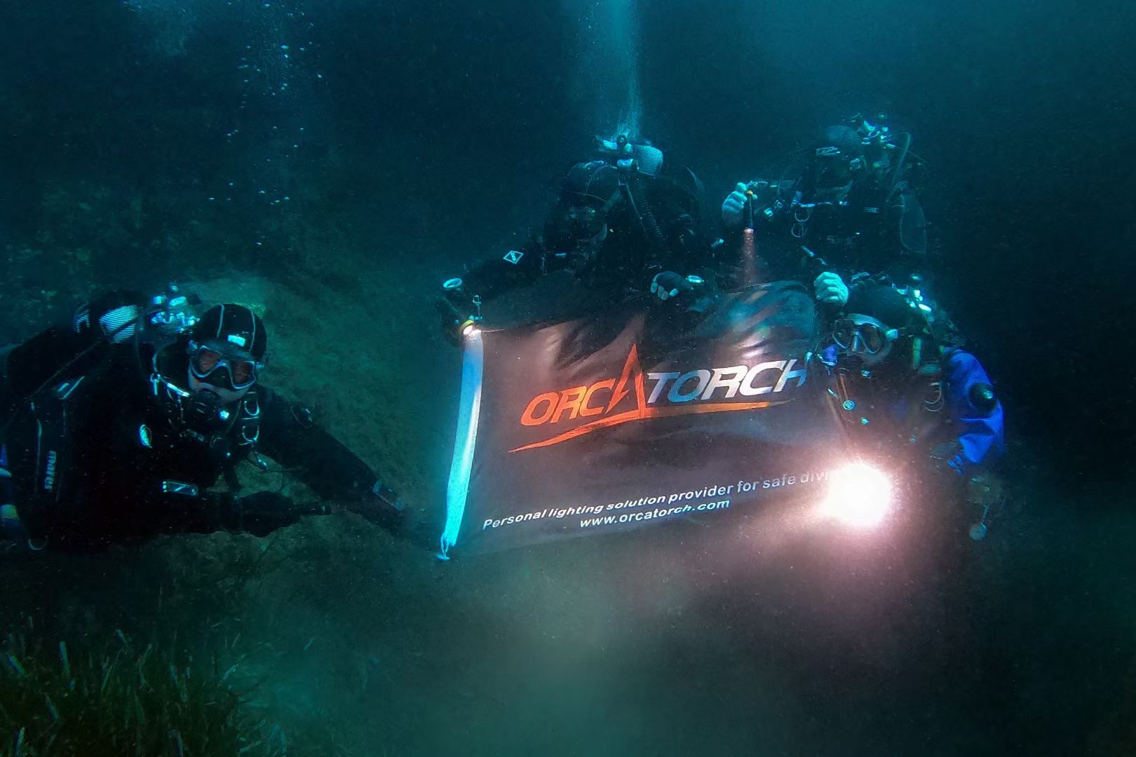 祝賀OrcaTorch草莓视频官网潛水手電筒成立7周年 祝賀OrcaTorch草莓视频官网潛水手電筒成立7周年