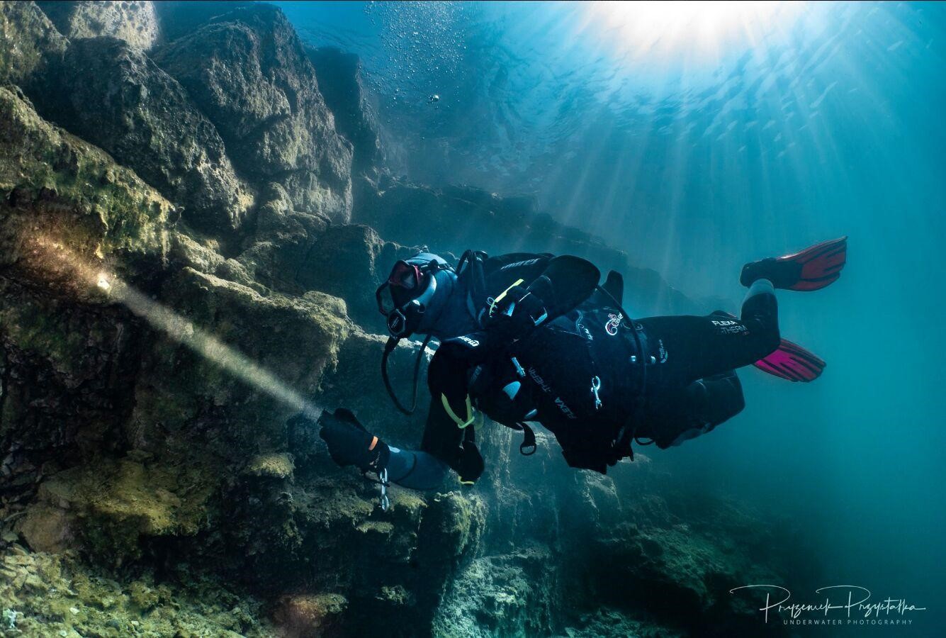 用“光（guāng）”訴說你們的真情——水域救援者