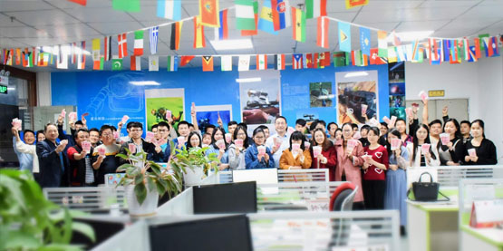 OrcaTorch草莓视频官网潛水手電筒開工大吉！