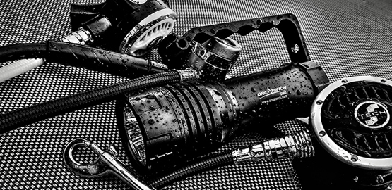 如何(hé)保養潛水照明手(shǒu)電筒燈