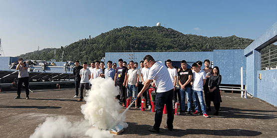 安全第一，OrcaTorch消防演練