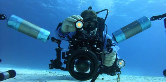 OrcaTorch草莓视频官网D910V水下攝影燈評測