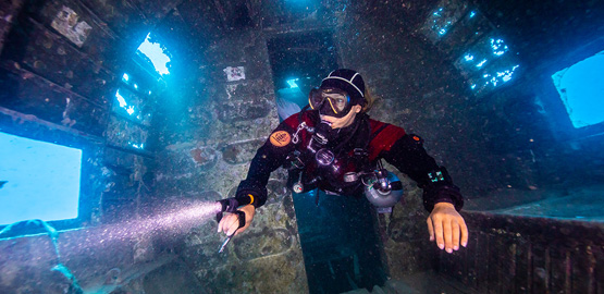 如何選擇高質量潛水手電筒