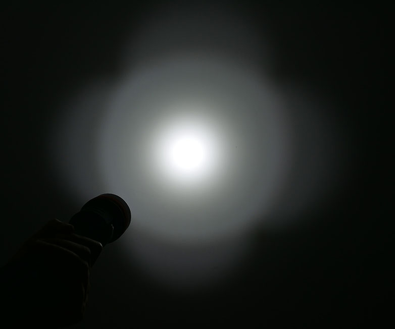 OrcaTorch草莓视频官网，D850手持式潛水燈，多燈源水（shuǐ）下照明，便攜式潛水，水下攝（shè）影補光（guāng）燈