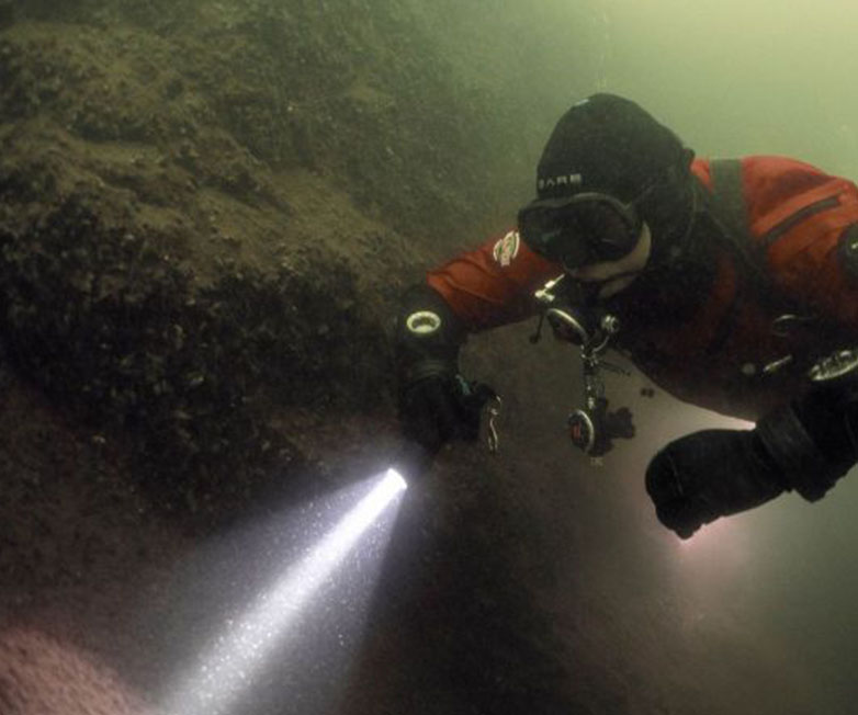 OrcaTorch草莓视频官网，D850手持式潛水燈，多燈源（yuán）水下照（zhào）明，便攜式潛（qián）水，水下攝影補光燈