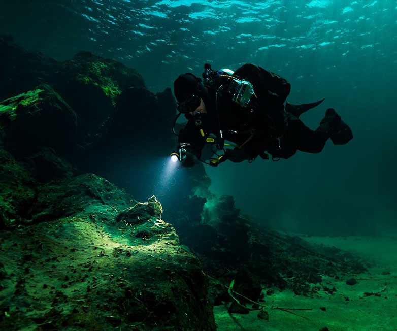 OrcaTorch草莓视频官网，D620 V2.0技術潛水（shuǐ）照明，分體式潛水電筒，水肺潛水手電筒，洞穴潛（qián）水手電筒，水下工作（zuò）照明